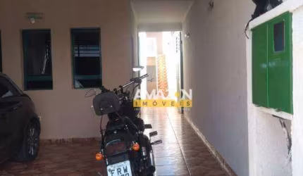 Sobrado com 3 dormitórios à venda, 220 m² por R$ 380.000,00 - Parque Aeroporto - Taubaté/SP
