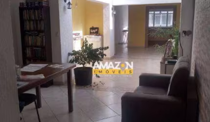 Casa com 5 dormitórios à venda, 380 m² por R$ 806.000,00 - Centro - Taubaté/SP