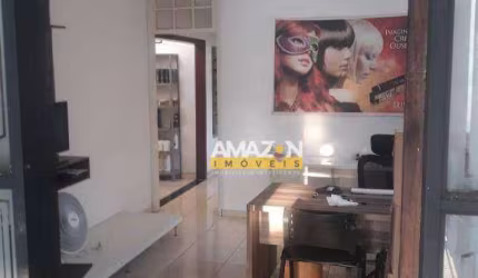 Casa com 5 dormitórios à venda, 240 m² por R$ 800.000,00 - Jardim Independência - Taubaté/SP
