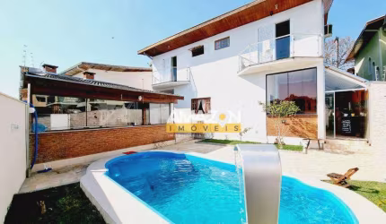 Casa com 3 dormitórios à venda, 250 m² por R$ 795.000,00 - Campos Elíseos - Taubaté/SP