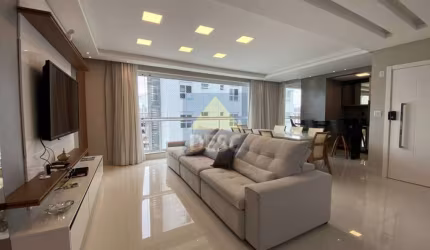 Apartamento mobiliado à venda no Palm Beach no Centro de Balneário Camboriú