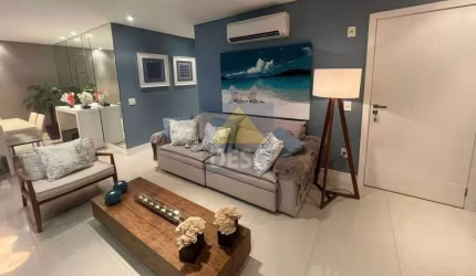 Apartamento quadra mar mobiliado à venda no Ed. Torre de Mônaco em Balneário Camboriú