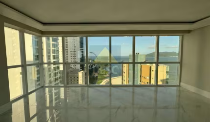 Apartamento à venda no Skyline Tower na Barra Norte em Balneário Camboriú