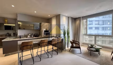 Apartamento mobiliado à venda no Via Marina Residence em Balneário Camboriú
