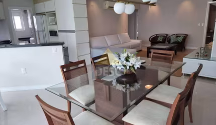 Apartamento mobiliado quadra mar para locação anual na rua 3600, Barra sul no Ed. Evidence Tower