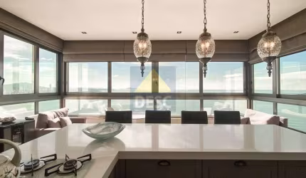 Apartamento mobiliado frente mar com 4 suítes para locação anual no Ed. Apogee em Balneário Camboriú
