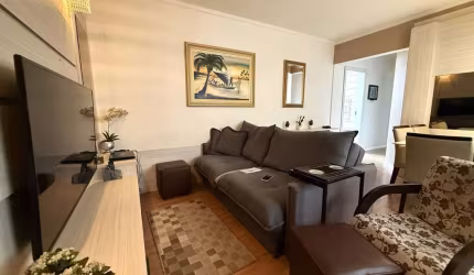 Apartamento quadra mar mobiliado à venda no Ed. Dona Camila em Balneário Camboriú