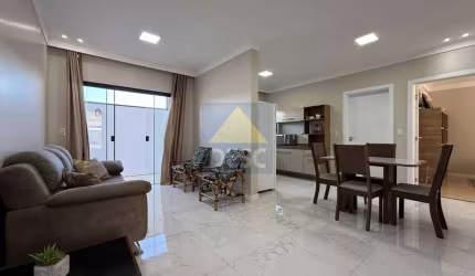 Apartamento  à venda no Edifício Admar Moura no Centro de Camboriú