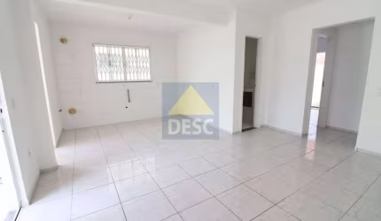 Apartamento com 2 dormitórios sem mobilia para locação anual em Camboriú - Ed. Jurerê