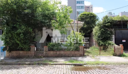 Terreno à venda na Rua José Scutari, 76, Passo da Areia, Porto Alegre por R$ 697.000