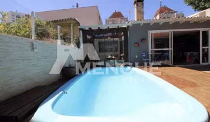 Casa com 2 quartos à venda na Rua Monteverdi, 53, São Sebastião, Porto Alegre por R$ 980.000