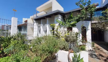 Casa com 3 quartos à venda na Rua Irene Capponi Santiago, 178, Cristo Redentor, Porto Alegre por R$ 1.420.000