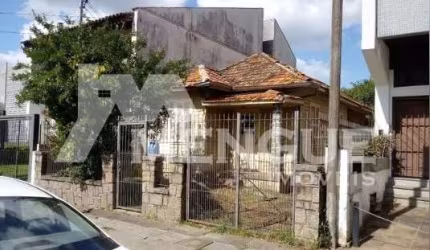 Terreno à venda na Rua Morretes, 329, Santa Maria Goretti, Porto Alegre por R$ 465.000