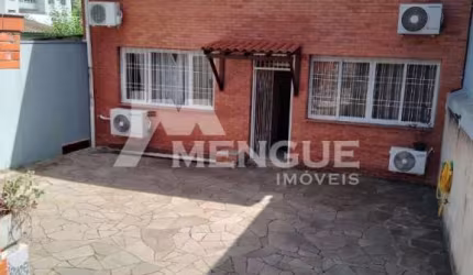Casa com 4 quartos à venda na Rua Monte Bonito, 120, Jardim Floresta, Porto Alegre por R$ 736.000
