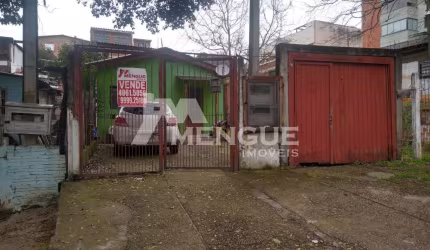 Terreno à venda na Rua Cananéia, 206, Vila Jardim, Porto Alegre por R$ 400.000