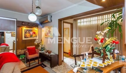 Casa com 3 quartos à venda na Rua Marco Polo, 163, Cristo Redentor, Porto Alegre por R$ 730.000