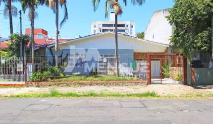 Casa com 4 quartos à venda na Rua Doutor Alberto Albertini, 275, São Sebastião, Porto Alegre por R$ 770.000