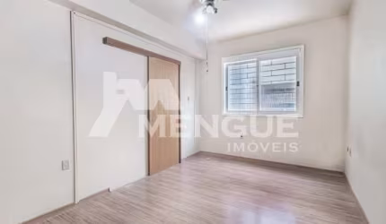 Apartamento com 5 quartos à venda na Avenida Berlim, 867, São Geraldo, Porto Alegre por R$ 500.000