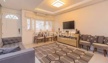 Casa com 2 quartos à venda na Rua Padre Bruno Francisco Durayski, 176, Jardim Itu Sabará, Porto Alegre por R$ 700.000