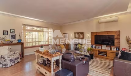 Casa com 3 quartos à venda na Travessa Trindade, 40, Jardim Lindóia, Porto Alegre por R$ 1.250.000