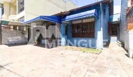 Casa com 3 quartos à venda na Rua Marechal José Inácio da Silva, 111, Passo da Areia, Porto Alegre por R$ 800.000