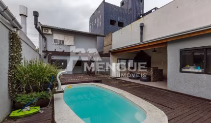 Casa com 3 quartos à venda na Alameda Três de Outubro, 232, Ecoville, Porto Alegre por R$ 815.000