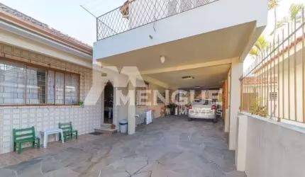 Casa com 3 quartos à venda na Avenida Benno Mentz, 1707, Vila Ipiranga, Porto Alegre por R$ 650.000