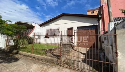Casa com 3 quartos à venda na Rua Gomes de Freitas, 431, Jardim Itu Sabará, Porto Alegre por R$ 550.000