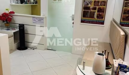 Sala comercial com 1 sala à venda na Rua Itapeva, 90, Passo da Areia, Porto Alegre por R$ 280.000