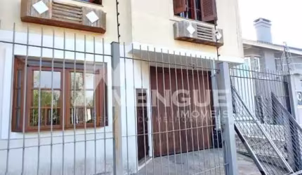 Casa com 3 quartos à venda na Avenida Nestor Valdman, 266, Jardim Planalto, Porto Alegre por R$ 700.000