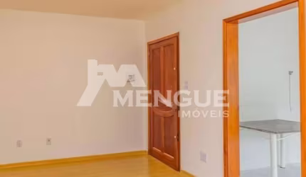Apartamento com 2 quartos à venda na Rua Cipó, 871, Passo da Areia, Porto Alegre por R$ 230.000