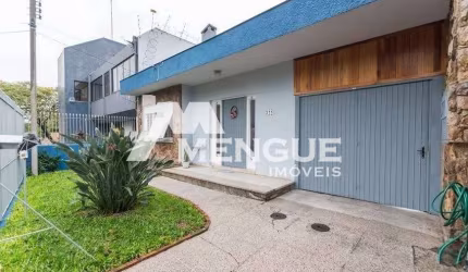 Casa com 5 quartos à venda na Avenida Pereira Pinto, 311, Jardim São Pedro, Porto Alegre por R$ 617.000