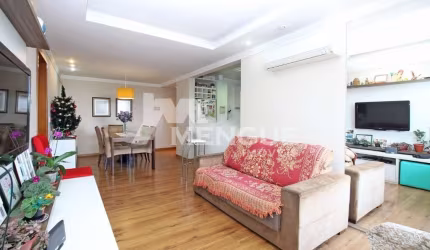 Apartamento com 3 quartos à venda na Rua Brito Peixoto, 360, Passo da Areia, Porto Alegre por R$ 700.000