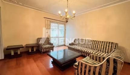 Apartamento com 3 quartos à venda na Rua João de Magalhães, 10, Passo da Areia, Porto Alegre por R$ 330.000