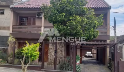 Casa com 3 quartos à venda na Travessa Lençóis, 58, Vila Ipiranga, Porto Alegre por R$ 1.400.000