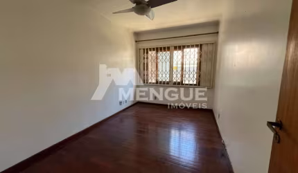 Casa com 3 quartos à venda na Rua Ricalde Marques, 17, Jardim São Pedro, Porto Alegre por R$ 790.000