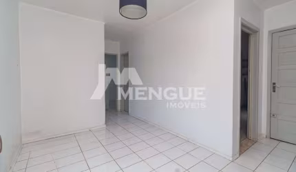Apartamento com 2 quartos à venda na Travessa Lancaster, 50, São Sebastião, Porto Alegre por R$ 220.000