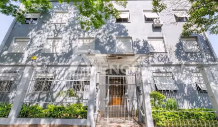 Apartamento com 3 quartos à venda na Rua Ministro Oliveira Lima, 100, São Sebastião, Porto Alegre por R$ 240.000