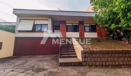 Casa com 3 quartos à venda na Travessa Porto Príncipe, 134, Jardim Lindóia, Porto Alegre por R$ 840.000