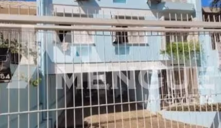 Apartamento com 3 quartos à venda na Rua Marcelo Gama, 206, São João, Porto Alegre por R$ 285.000