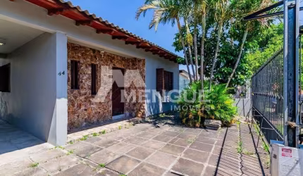 Casa com 3 quartos à venda na Rua Rodrigo da Silva Pontes, 44, Sarandi, Porto Alegre por R$ 370.000