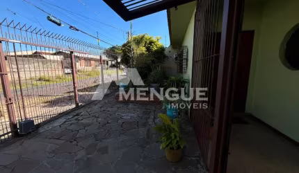 Casa com 2 quartos à venda na Rua Capibaribe, 21, São Sebastião, Porto Alegre por R$ 700.000