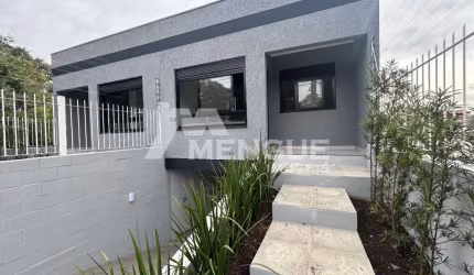 Casa com 2 quartos à venda na Avenida Marquês de Souza, 298, Jardim São Pedro, Porto Alegre por R$ 649.000