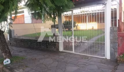 Casa com 2 quartos à venda na Avenida Mãe Apolinária Matias Batista, 171, Alto Petrópolis, Porto Alegre por R$ 580.000