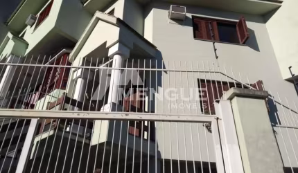 Casa com 3 quartos à venda na Rua Doutor Deoclécio Pereira, 47, Jardim São Pedro, Porto Alegre por R$ 620.000