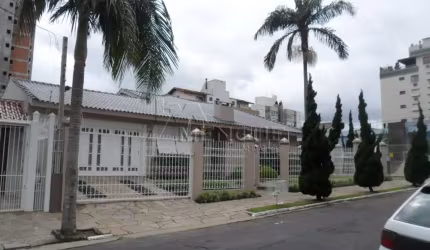 Casa com 3 quartos à venda na Avenida Montreal, 376, Jardim Lindóia, Porto Alegre por R$ 1.850.000