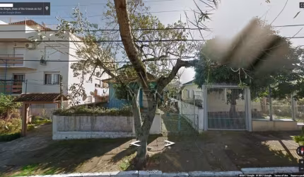 Terreno à venda na Rua Ilhéus, 172, Vila Ipiranga, Porto Alegre por R$ 380.000