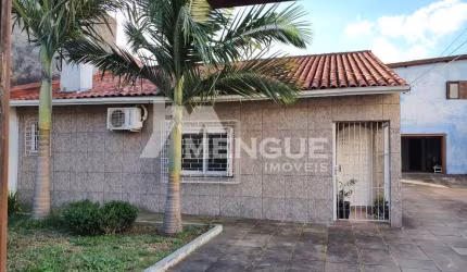 Casa com 3 quartos à venda na Rua Aquário, 32, Jardim Itu Sabará, Porto Alegre por R$ 628.000