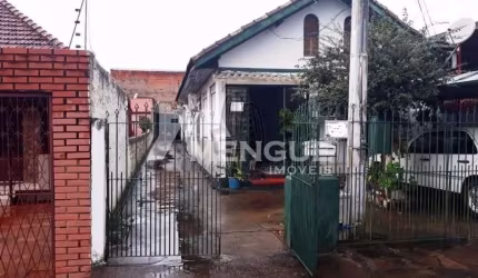 Casa com 4 quartos à venda na Avenida Polar, 363, Jardim Floresta, Porto Alegre por R$ 303.000