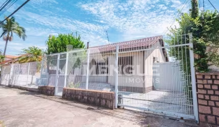 Casa com 3 quartos à venda na Rua Toroquá, 388, Passo da Areia, Porto Alegre por R$ 740.000